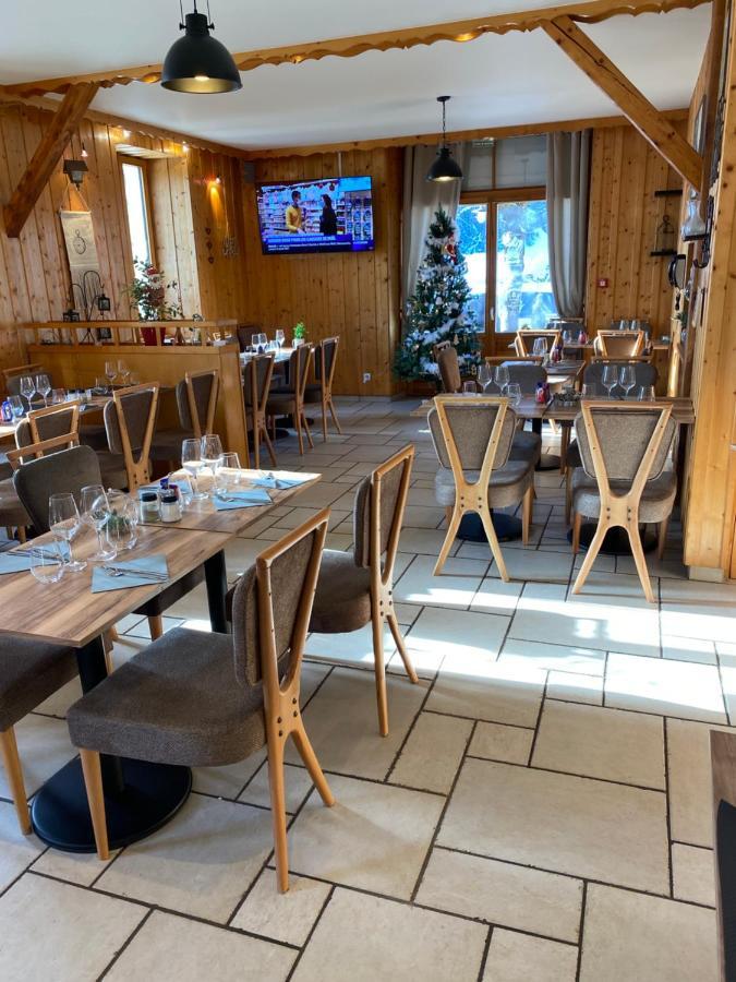 Hotel Restaurant Des Lacs Chaux-des-Crotenay Buitenkant foto