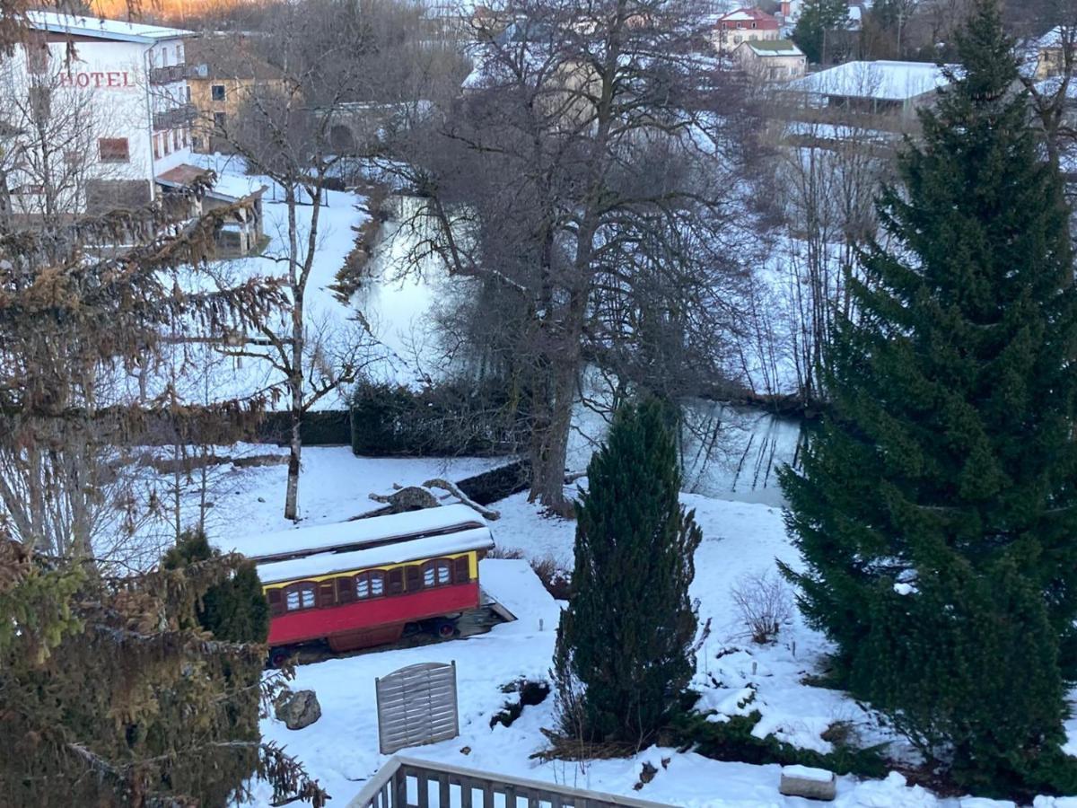 Hotel Restaurant Des Lacs Chaux-des-Crotenay Buitenkant foto