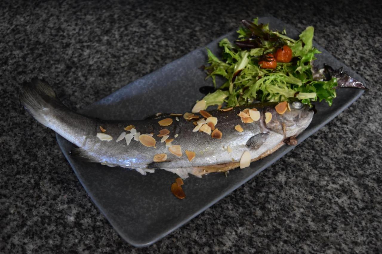 Hotel Restaurant Des Lacs Chaux-des-Crotenay Buitenkant foto