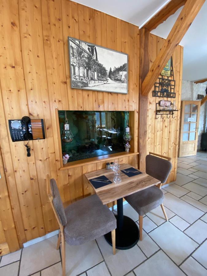 Hotel Restaurant Des Lacs Chaux-des-Crotenay Buitenkant foto