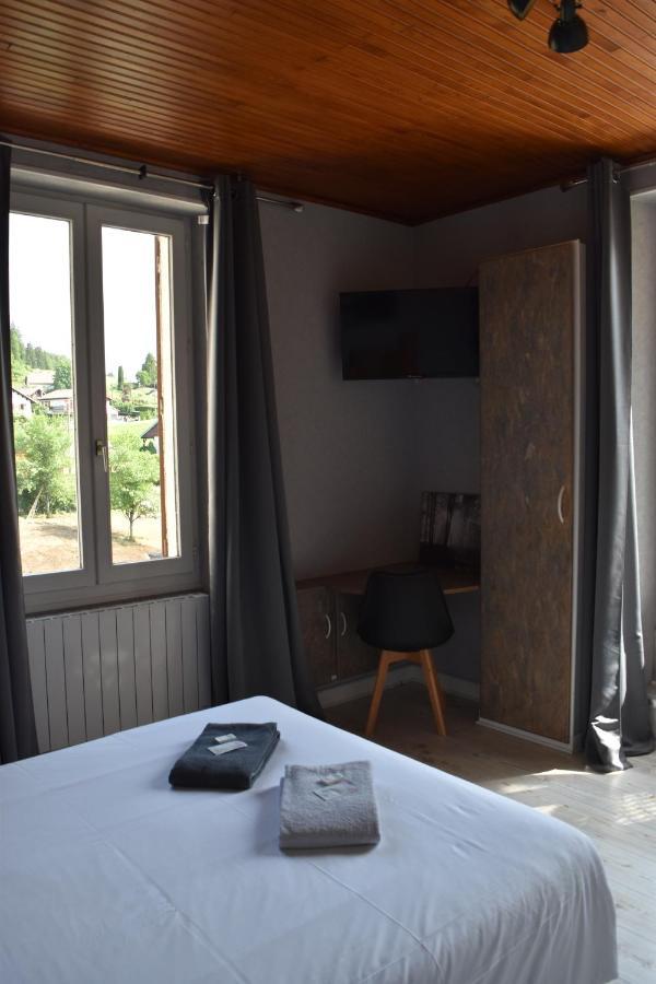 Hotel Restaurant Des Lacs Chaux-des-Crotenay Buitenkant foto