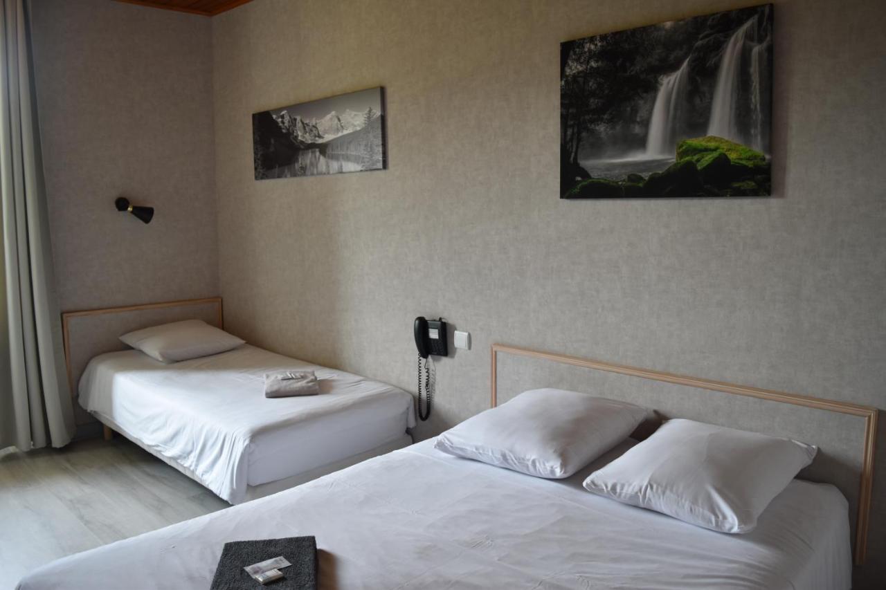 Hotel Restaurant Des Lacs Chaux-des-Crotenay Buitenkant foto